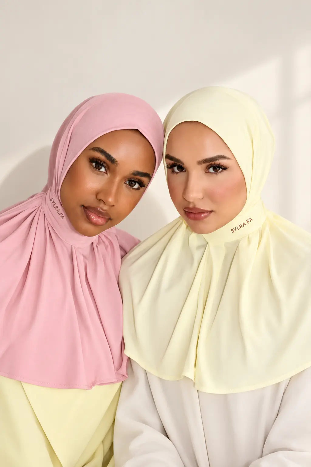 Hijab à enfiler — rose, crème & bleu